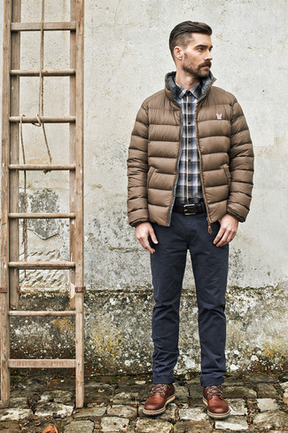 Wie Langarmhemd mit Daunenjacke zu kombinieren – 101 Herren Outfits