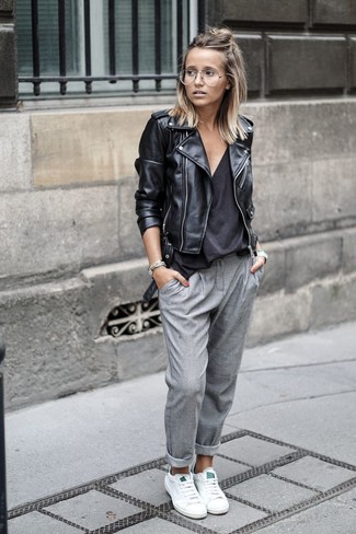 Wie niedrige Sneakers mit Bikerjacke zu kombinieren – 150 Damen Outfits