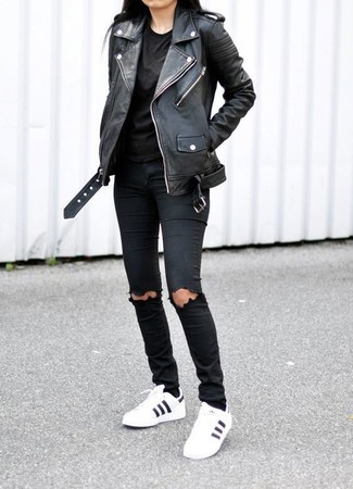 Wie niedrige Sneakers mit Bikerjacke zu kombinieren – 38 Lässige Damen Outfits