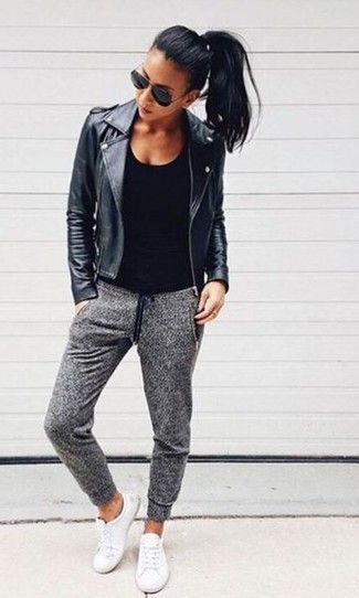 Wie niedrige Sneakers mit Bikerjacke zu kombinieren – 150 Damen Outfits