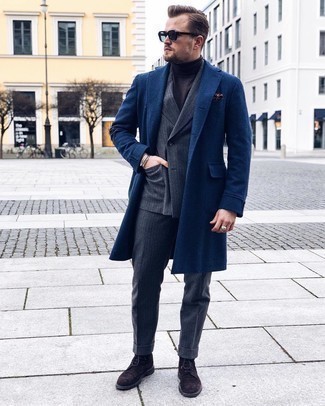 dunkelgrauer vertikal gestreifter Wollanzug von Dolce & Gabbana
