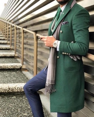 Grüne Strick Krawatte kombinieren – 10 Herren Outfits: Erwägen Sie das Tragen von einem grünen Mantel und einer grünen Strick Krawatte, um vor Klasse und Perfektion zu strotzen.
