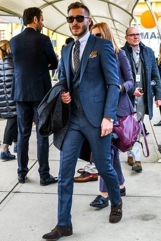 Welche Doppelmonks mit dunkelblauen Mantels zu tragen – 36 Elegante Herren Outfits kalt Wetter: Kombinieren Sie einen dunkelblauen Mantel mit einem dunkelblauen Dreiteiler für einen stilvollen, eleganten Look. Fühlen Sie sich mutig? Wählen Sie Doppelmonks.