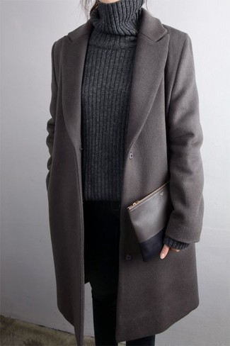 dunkelbrauner Mantel von Valentino