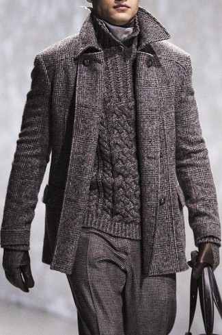 grauer Strick Pullover mit einem Schalkragen von RUSTY NEAL