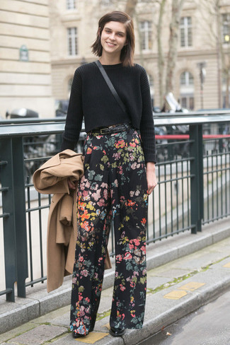 schwarze weite Hose mit Blumenmuster von Maison Martin Margiela