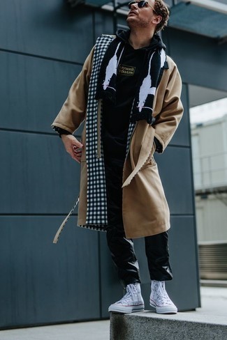 schwarzer bedruckter Pullover mit einem Kapuze von Off-White