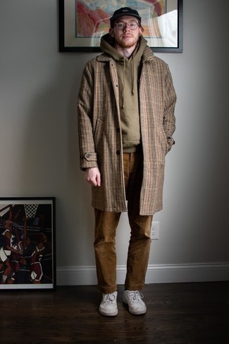 brauner Pullover mit einem Kapuze von Urban Classics