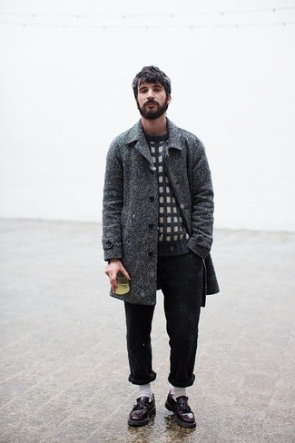 schwarzer Pullover mit einem Rundhalsausschnitt mit Karomuster von Tom Tailor