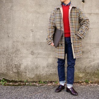 30 Jährige: Roten Pullover kombinieren – 156 Herren Outfits kalt Wetter: Arbeitsreiche Tage verlangen nach einem einfachen, aber dennoch stylischen Outfit, wie zum Beispiel ein roter Pullover und dunkelblaue Jeans. Fühlen Sie sich ideenreich? Ergänzen Sie Ihr Outfit mit dunkelroten Monks aus Leder.