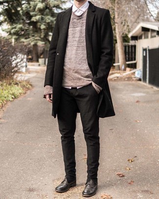 Langarmhemd kombinieren – 500+ Herren Outfits kalt Wetter: Kombinieren Sie ein Langarmhemd mit einer schwarzen Chinohose für ein großartiges Wochenend-Outfit. Wählen Sie eine dunkelbraune Lederfreizeitstiefel, um Ihr Modebewusstsein zu zeigen.