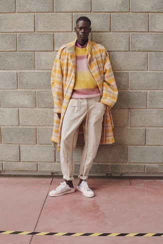 mehrfarbiger horizontal gestreifter Pullover mit einem Rundhalsausschnitt von JW Anderson