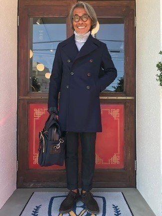 Dunkelblauen Mantel kombinieren – 1061+ Herren Outfits: Machen Sie sich mit einem dunkelblauen Mantel und einer schwarzen Anzughose einen verfeinerten, eleganten Stil zu Nutze. Komplettieren Sie Ihr Outfit mit dunkelbraunen Wildleder Oxford Schuhen.
