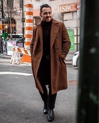 Schwarze Chinohose kombinieren – 500+ Herren Outfits kalt Wetter: Kombinieren Sie einen braunen Mantel mit einer schwarzen Chinohose für einen für die Arbeit geeigneten Look. Wählen Sie schwarzen Chelsea Boots aus Leder, um Ihr Modebewusstsein zu zeigen.