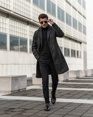 Schwarze Chinohose kombinieren – 500+ Herren Outfits kühl Wetter: Kombinieren Sie einen dunkelgrauen Mantel mit einer schwarzen Chinohose für einen für die Arbeit geeigneten Look. Fühlen Sie sich ideenreich? Entscheiden Sie sich für schwarzen Chelsea Boots aus Leder.
