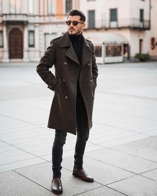 Dunkelbraunen Mantel kombinieren – 500+ Herren Outfits: Paaren Sie einen dunkelbraunen Mantel mit dunkelgrauen Jeans für Ihren Bürojob. Fühlen Sie sich mutig? Wählen Sie dunkelbraunen Chelsea Boots aus Leder.