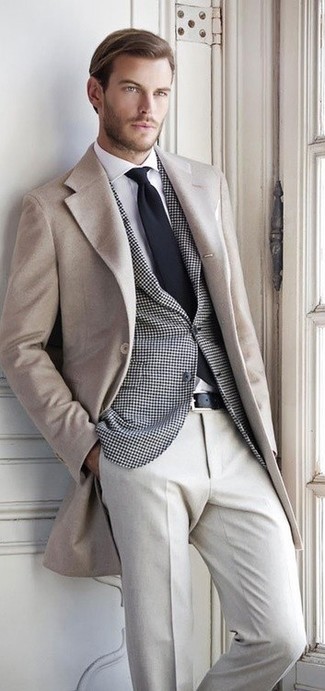 Sakko mit Vichy-Muster kombinieren – 271 Herren Outfits: Kombinieren Sie ein Sakko mit Vichy-Muster mit einer grauen Anzughose für einen stilvollen, eleganten Look.