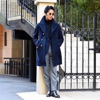 Dunkelblauen Rollkragenpullover kombinieren – 994+ Herren Outfits: Vereinigen Sie einen dunkelblauen Rollkragenpullover mit einer grauen Wollanzughose für einen stilvollen, eleganten Look. Schwarze Chelsea Boots aus Leder sind eine großartige Wahl, um dieses Outfit zu vervollständigen.