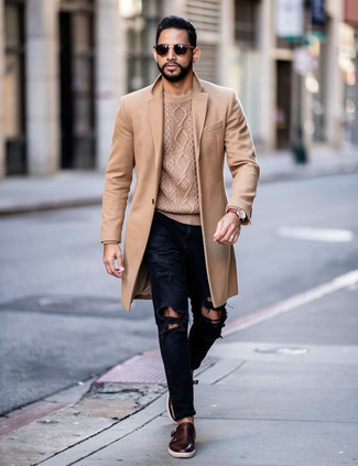schwarze Jeans mit Destroyed-Effekten von Tazzio