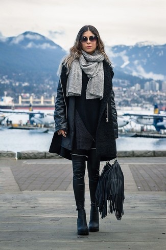 schwarze Shopper Tasche aus Leder mit Fransen von MM6 MAISON MARGIELA