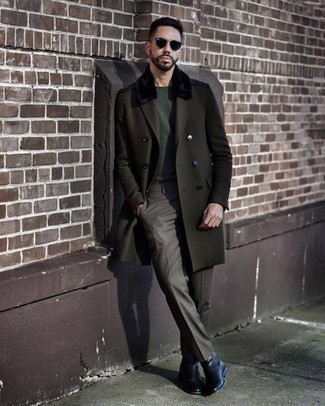 Wie Anzughose mit Chelsea Boots zu kombinieren – 120 Smart-Casual Herbst Herren Outfits: Kombinieren Sie einen dunkelgrünen Mantel mit einer Anzughose für einen stilvollen, eleganten Look. Fühlen Sie sich ideenreich? Wählen Sie Chelsea Boots. Schon haben wir ein toller Look im Herbst.