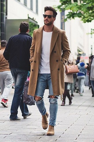 Wie enge Jeans mit T-Shirts mit einem Rundhalsausschnitt zu kombinieren – 269 Casual Herren Outfits kühl Wetter: Halten Sie Ihr Outfit locker mit einem T-Shirt mit einem Rundhalsausschnitt und engen Jeans. Fühlen Sie sich ideenreich? Entscheiden Sie sich für braunen Chelsea Boots aus Wildleder.