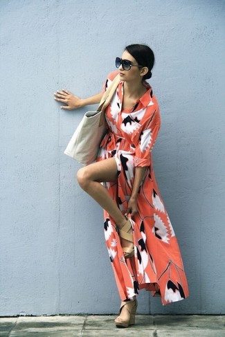 Keilsandaletten kombinieren – 285 Damen Outfits: Entscheiden Sie sich für ein orange bedrucktes Maxikleid für ein wunderbares Casual-Outfit. Entscheiden Sie sich für Keilsandaletten, um Ihr Modebewusstsein zu zeigen.