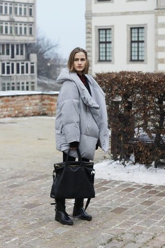 Wie mittelalte Stiefel mit Daunenmantels zu kombinieren – 2 Damen Outfits