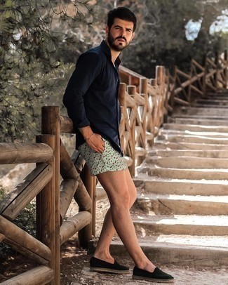 Mintgrüne Badeshorts kombinieren – 6 Herren Outfits