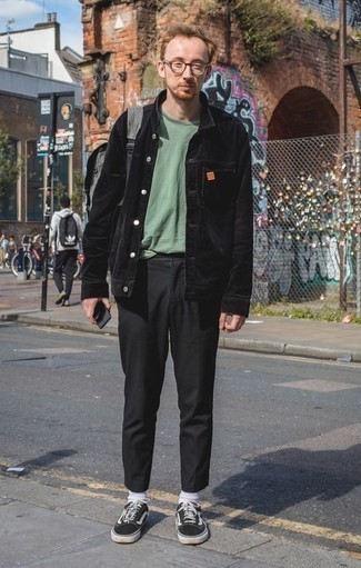 30 Jährige: Mintgrünes T-shirt kombinieren – 24 Frühling Herren Outfits