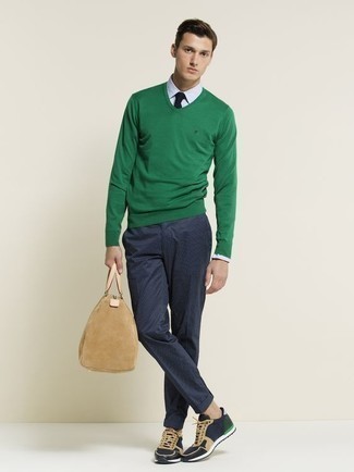 Mintgrünen Pullover mit einem V-Ausschnitt kombinieren – 11 Herren Outfits