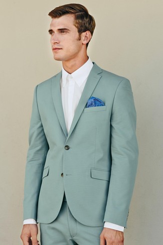 Wie weißes Businesshemd mit grünen Anzuges zu kombinieren – 23 Herren Outfits: Erwägen Sie das Tragen von einem grünen Anzug und einem weißen Businesshemd, um vor Klasse und Perfektion zu strotzen.