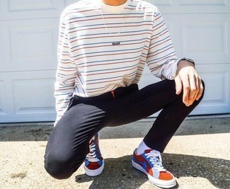 Mehrfarbige Segeltuch niedrige Sneakers kombinieren – 41 Herren Outfits