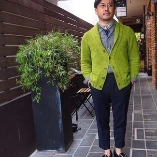 Mehrfarbigen bedruckten Seideschal kombinieren – 23 Herren Outfits