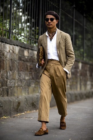 Mehrfarbigen bedruckten Seideschal kombinieren – 23 Herren Outfits