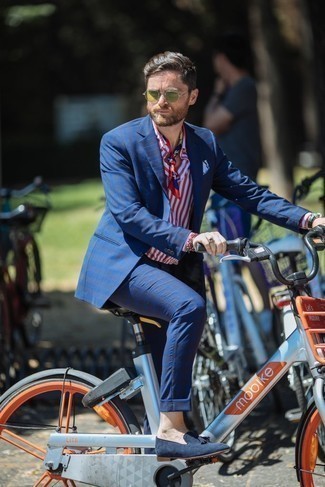 Mehrfarbigen bedruckten Seideschal kombinieren – 23 Herren Outfits