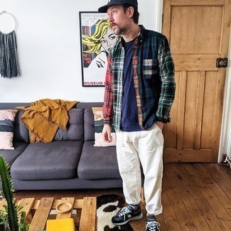 Mehrfarbige Mit Batikmuster Socken kombinieren – 4 Herren Outfits