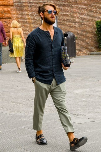 Mehrfarbige Clutch Handtasche kombinieren – 12 Herren Outfits
