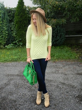 Senf Strickpullover kombinieren – 11 Damen Outfits