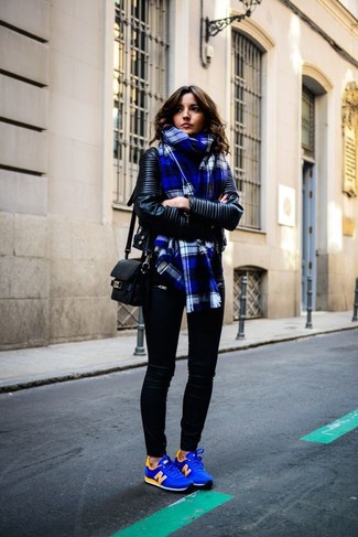 Dunkelblauen und grünen Schal mit Schottenmuster kombinieren – 22 Damen Outfits