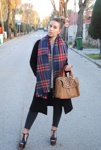 Dunkelblauen und grünen Schal mit Schottenmuster kombinieren – 22 Damen Outfits