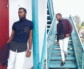 Dunkelblaues und weißes gepunktetes Kurzarmhemd kombinieren – 29 Herren Outfits