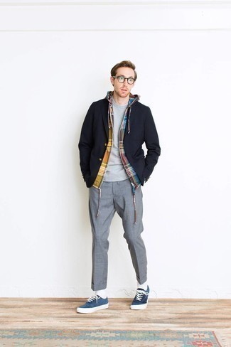 Welche Pullover mit einem Kapuze mit dunkelblauen Sakkos zu tragen – 23 Herren Outfits