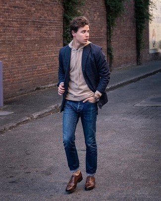Welche Pullover mit einem Kapuze mit dunkelblauen Sakkos zu tragen – 23 Herren Outfits