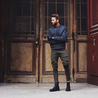 Welche Freizeitstiefel mit dunkelblauer Bomberjacke zu tragen – 41 Herren Outfits