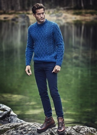 Welche Freizeitstiefel mit dunkelblauen Strickpullovers zu tragen – 4 Frühling Herren Outfits