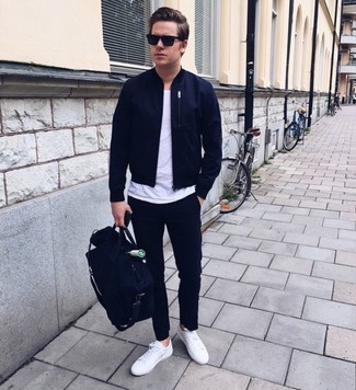 Dunkelblaue Segeltuch Sporttasche kombinieren – 46 Herren Outfits