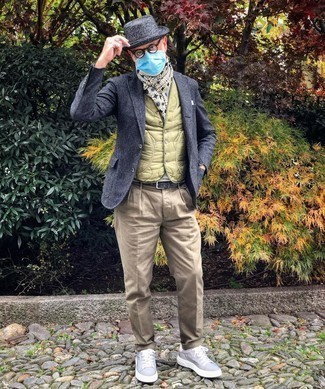 Dunkelblaue Jacke mit Karomuster kombinieren – 28 Frühling Herren Outfits