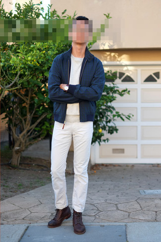 Dunkelblaue Jacke mit Karomuster kombinieren – 4 Casual Frühling Herren Outfits