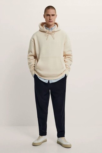 Welche Pullover mit einem Kapuze mit dunkelblauer Chinohose zu tragen – 154 Herren Outfits